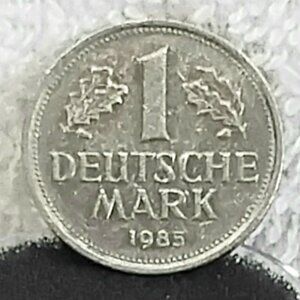 Circulated 1985 German 1 Deutsche Mark Bundes Republik Deutschland Coin!!